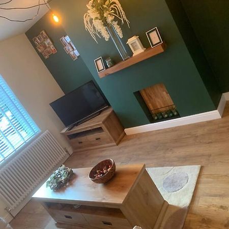 Quaint 1 Bedroom Cottage In Pudsey, Leeds Buitenkant foto