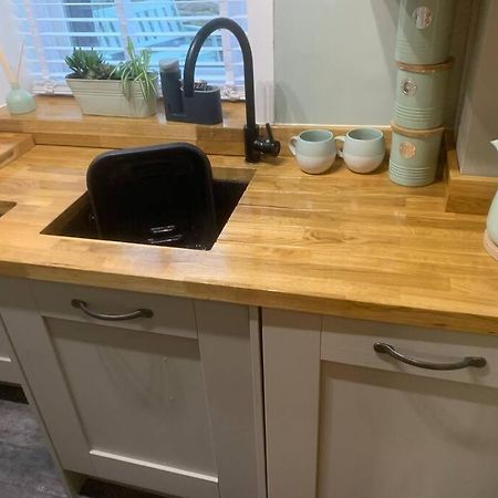 Quaint 1 Bedroom Cottage In Pudsey, Leeds Buitenkant foto