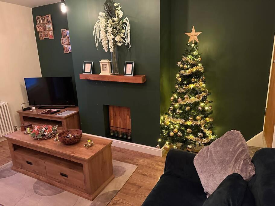 Quaint 1 Bedroom Cottage In Pudsey, Leeds Buitenkant foto