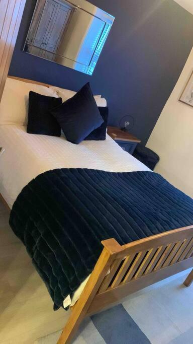 Quaint 1 Bedroom Cottage In Pudsey, Leeds Buitenkant foto