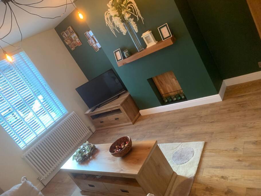 Quaint 1 Bedroom Cottage In Pudsey, Leeds Buitenkant foto