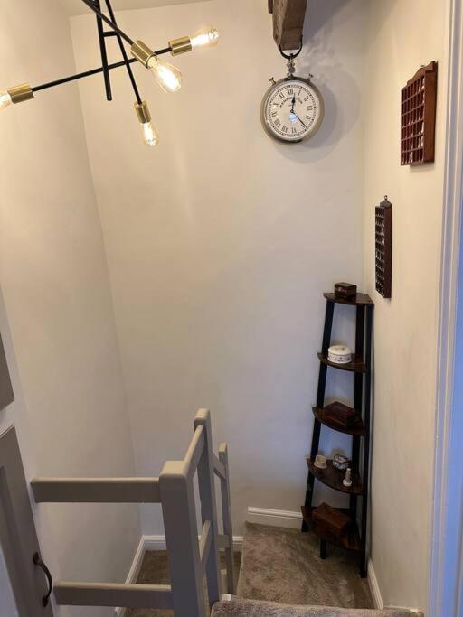 Quaint 1 Bedroom Cottage In Pudsey, Leeds Buitenkant foto