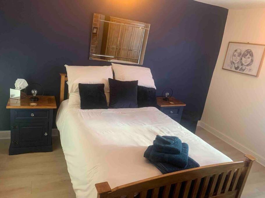 Quaint 1 Bedroom Cottage In Pudsey, Leeds Buitenkant foto