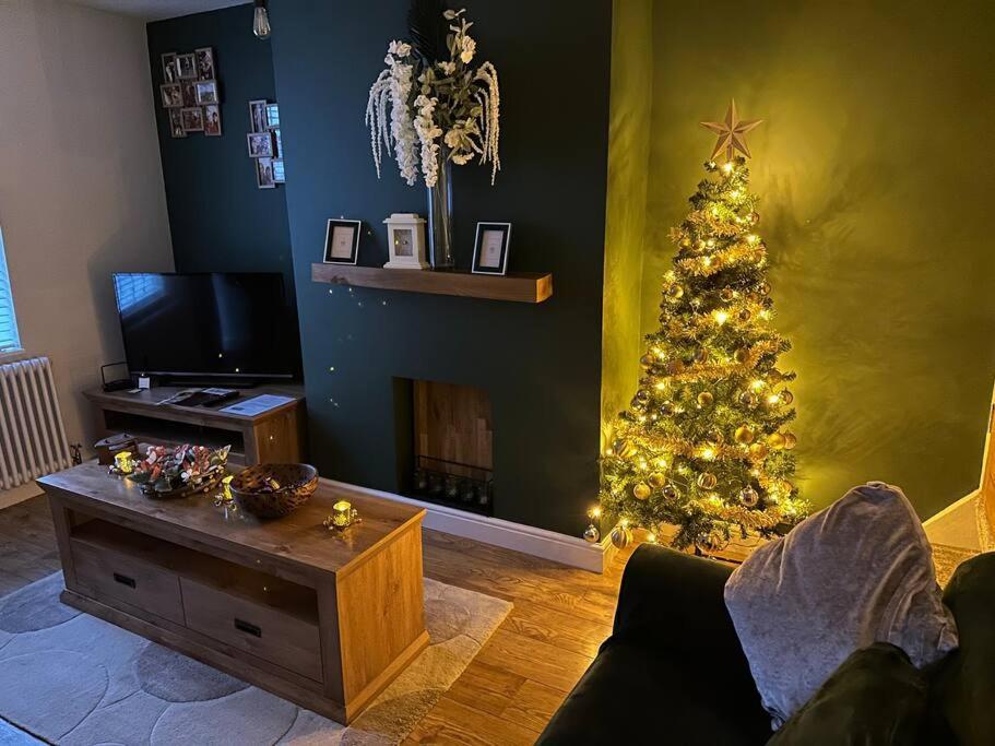Quaint 1 Bedroom Cottage In Pudsey, Leeds Buitenkant foto
