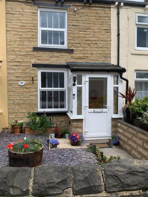 Quaint 1 Bedroom Cottage In Pudsey, Leeds Buitenkant foto